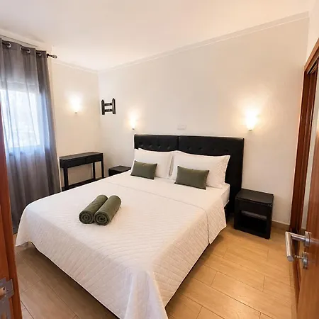 Flat Near The With Ac And A Private Balcony Appartamento Portimão
