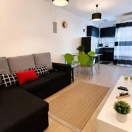 Appartamento Flat Near The With Ac And A Private Balcony *